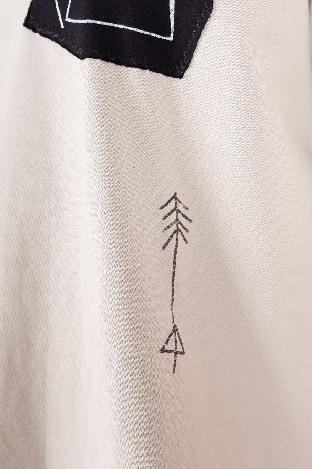 Buy the ABE Sketch T-Shirt in Sand at Intro. Spend £50 for free UK delivery. Official stockists. We ship worldwide.