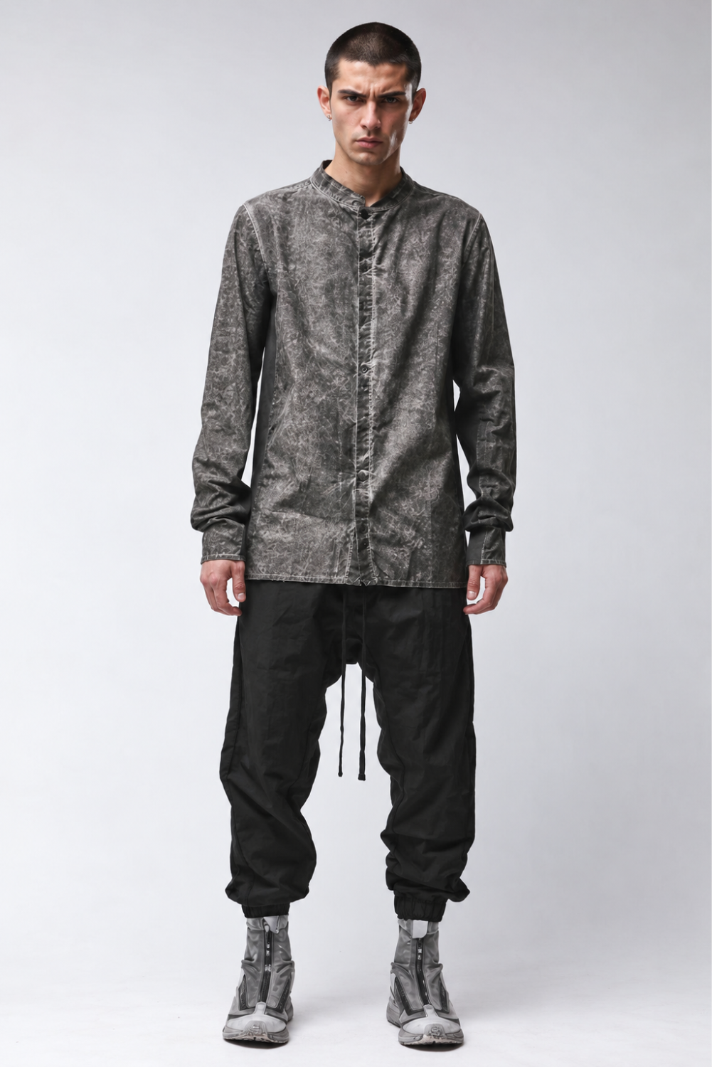 M H 184 Organic Cotton Stand-Up Collar Shirt W/ Raw Hems Grey