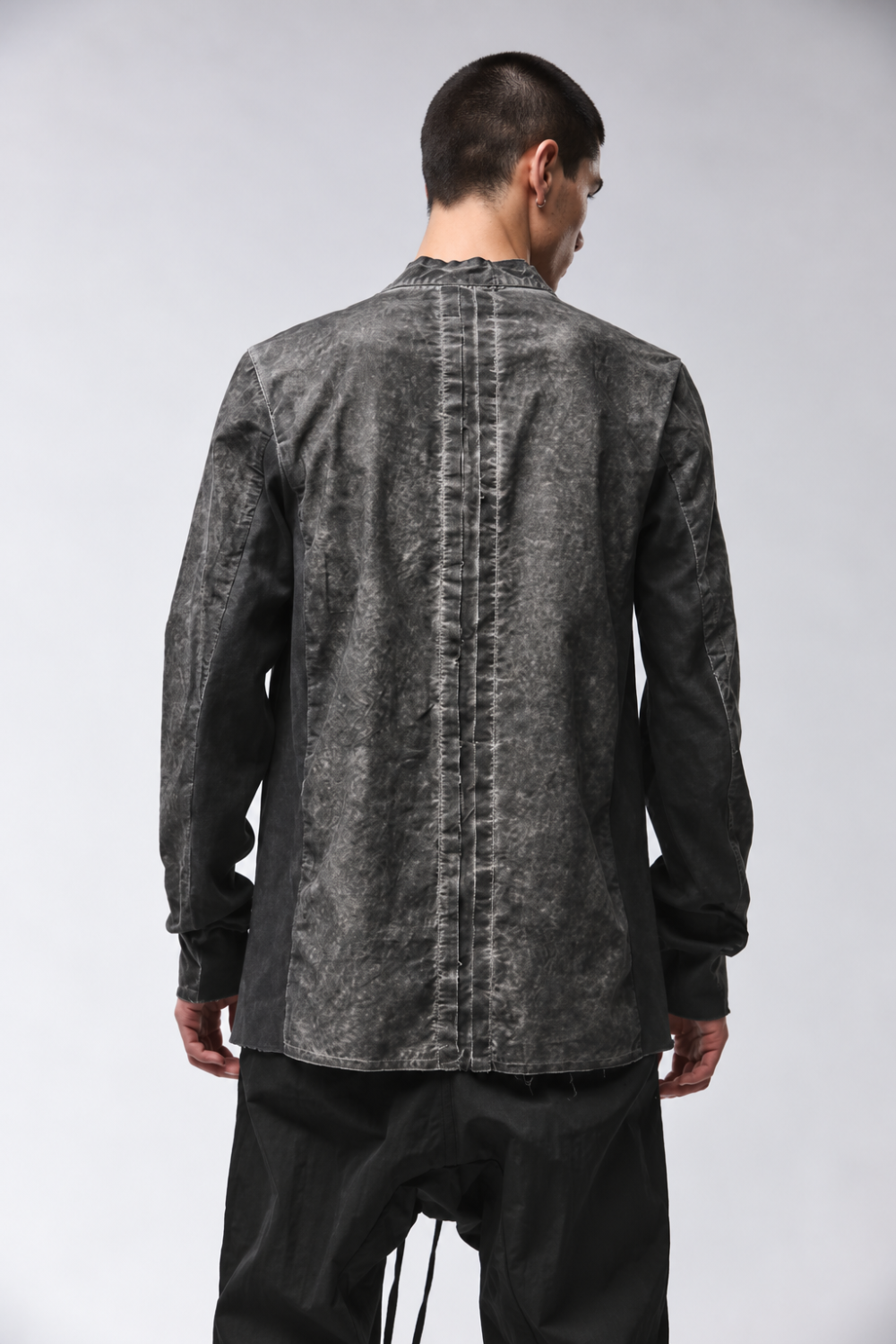 M H 184 Organic Cotton Stand-Up Collar Shirt W/ Raw Hems Grey