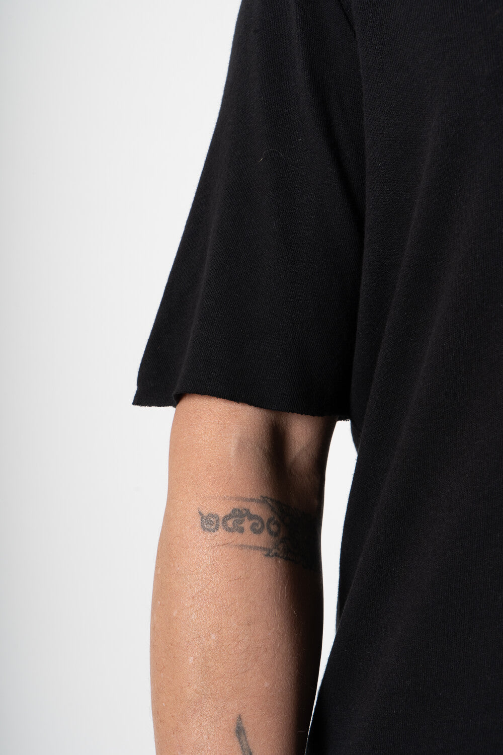 Ultra Soft Cotton/Linen Round Neck T-Shirt Black