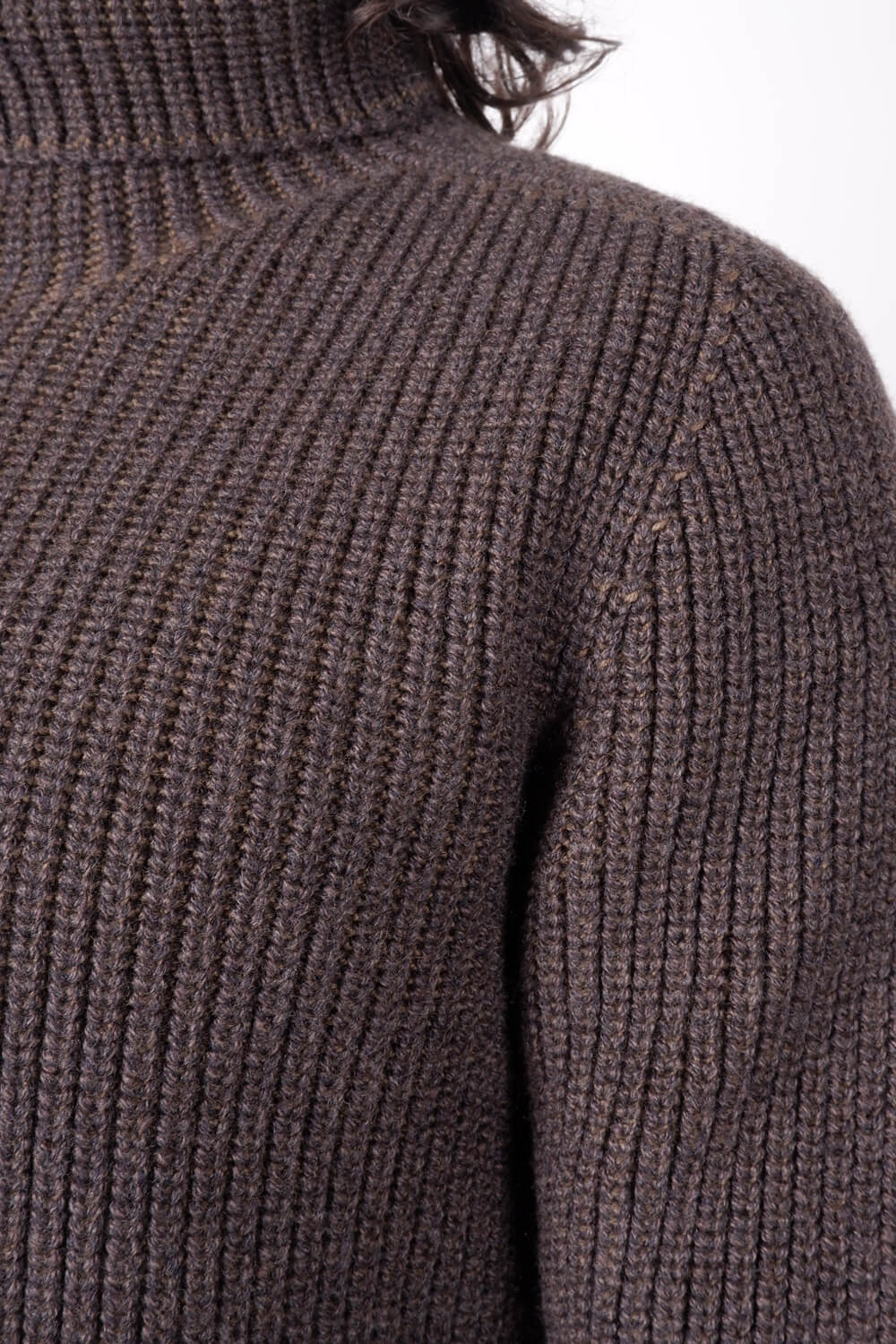 Virgin Wool Heavy Roll Neck Brown