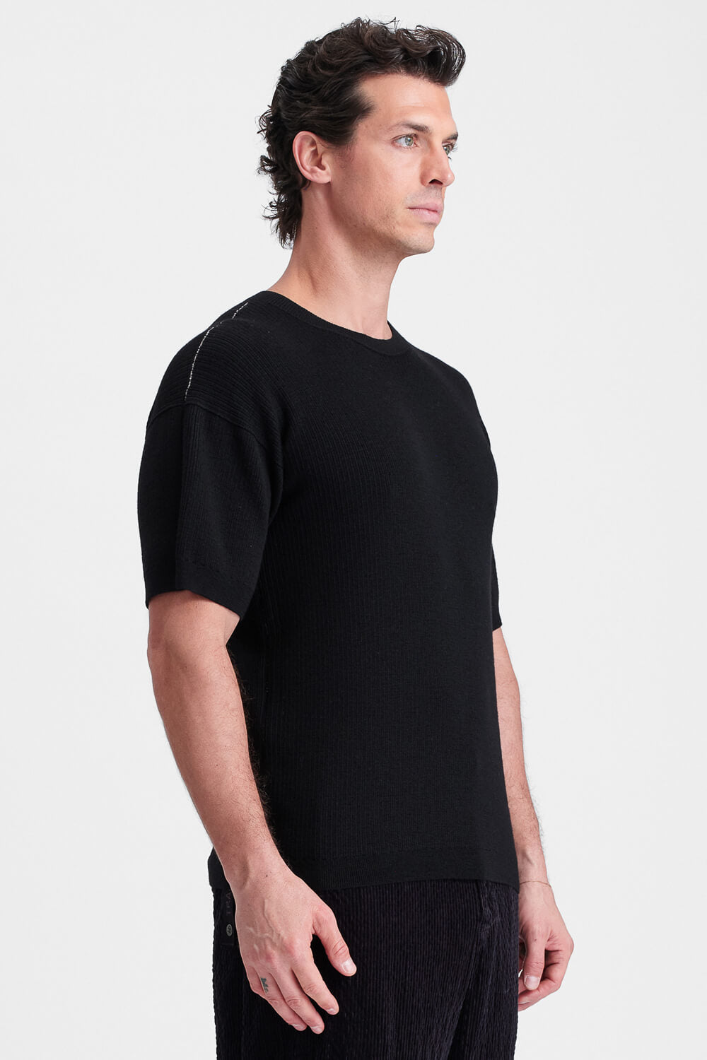 Virgin Wool Ribbed Round Neck T-Shirt W/ Neck Stitch Detail Black