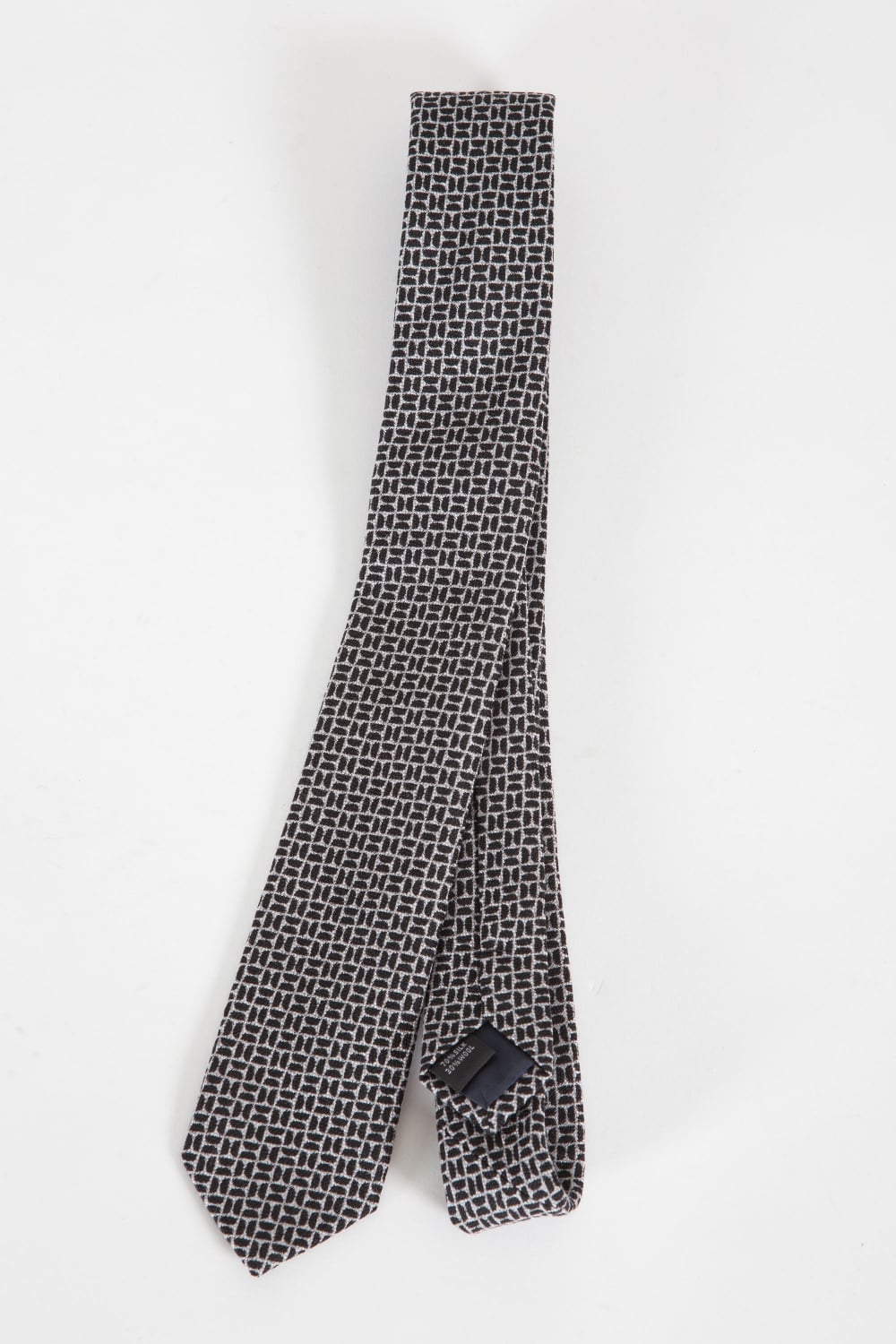 Buy the Remus Uomo Narrow Tie Grey/Black at Intro. Spend £50 for free UK delivery. Official stockists. We ship worldwide.