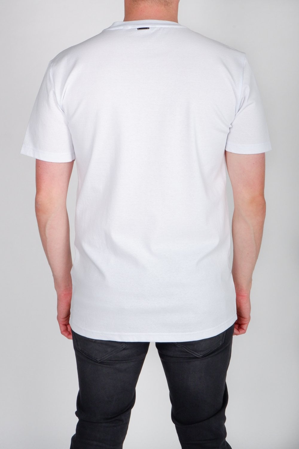 Buy the Antony Morato Front Pocket T-Shirt White at Intro. Spend £50 for free UK delivery. Official stockists. We ship worldwide.