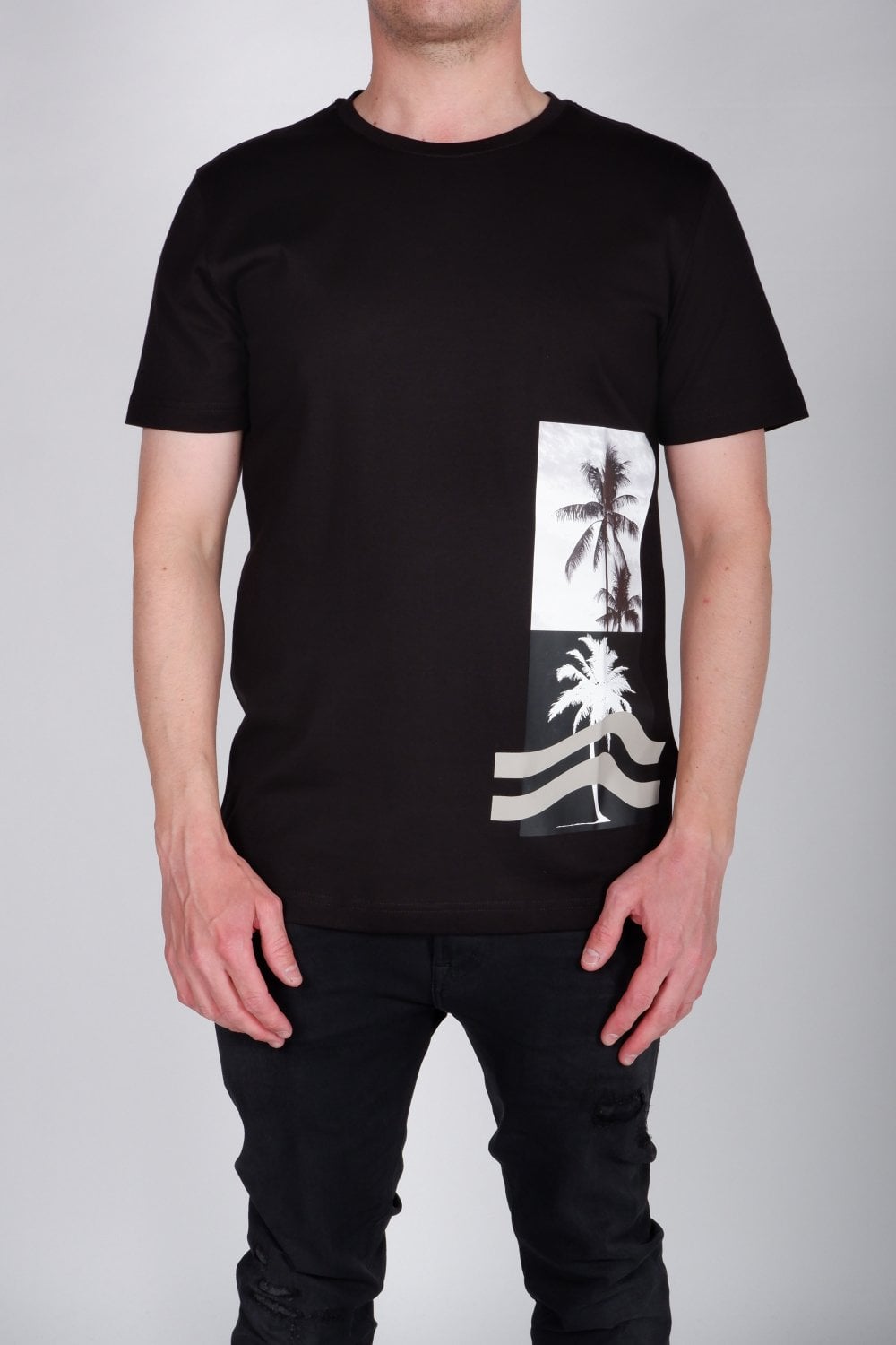 Buy the Antony Morato Tropical Design Print T-Shirt Black at Intro. Spend £50 for free UK delivery. Official stockists. We ship worldwide.