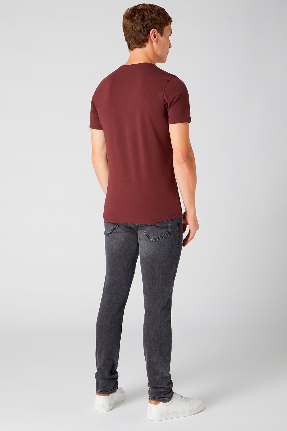 Buy the Remus Uomo Basic Round Neck T-Shirt in Burgundy at Intro. Spend £50 for free UK delivery. Official stockists. We ship worldwide.