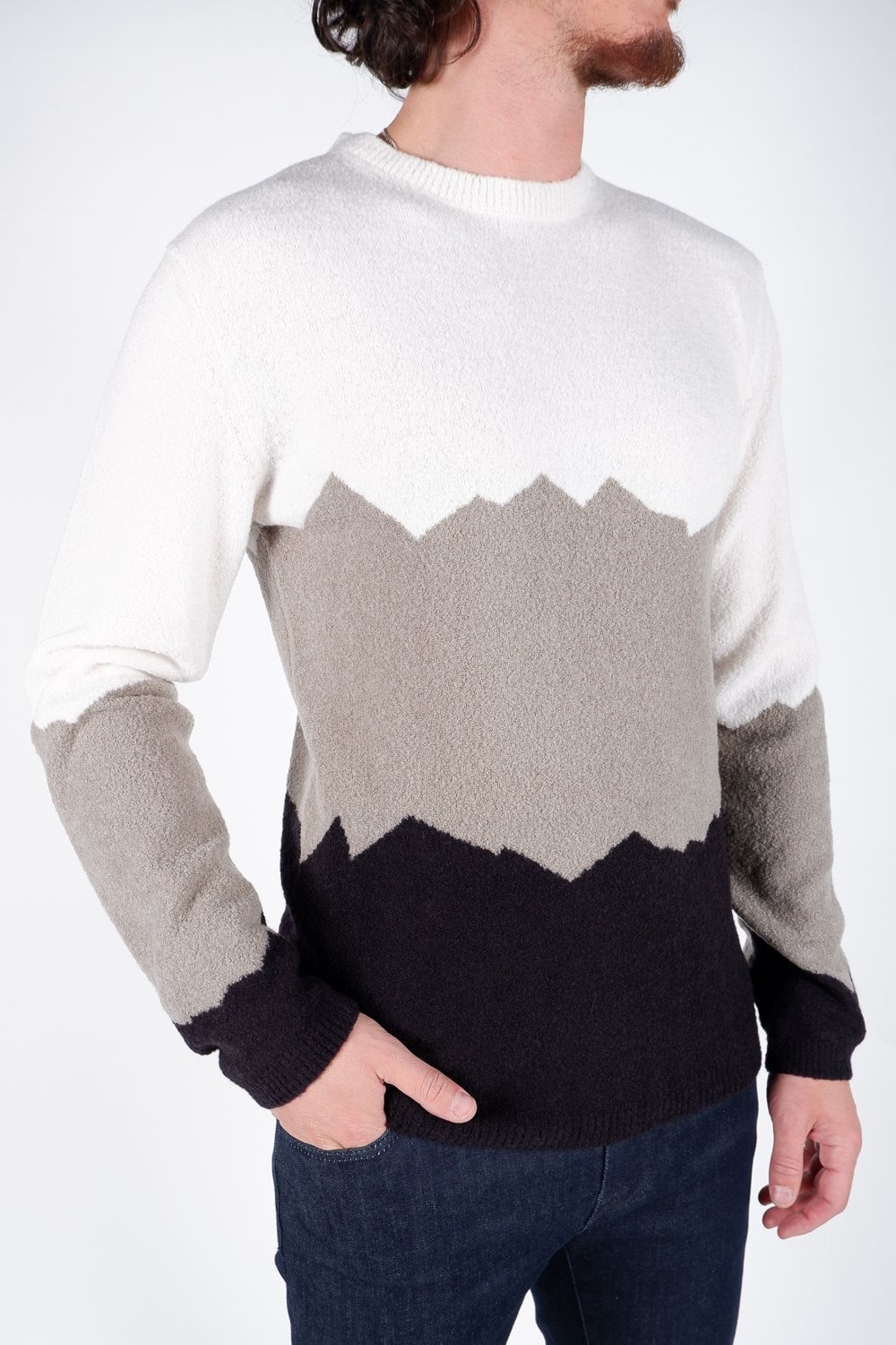 Buy the Daniele Fiesoli Peak Design Knitted Jumper in White/Black at Intro. Spend £50 for free UK delivery. Official stockists. We ship worldwide.