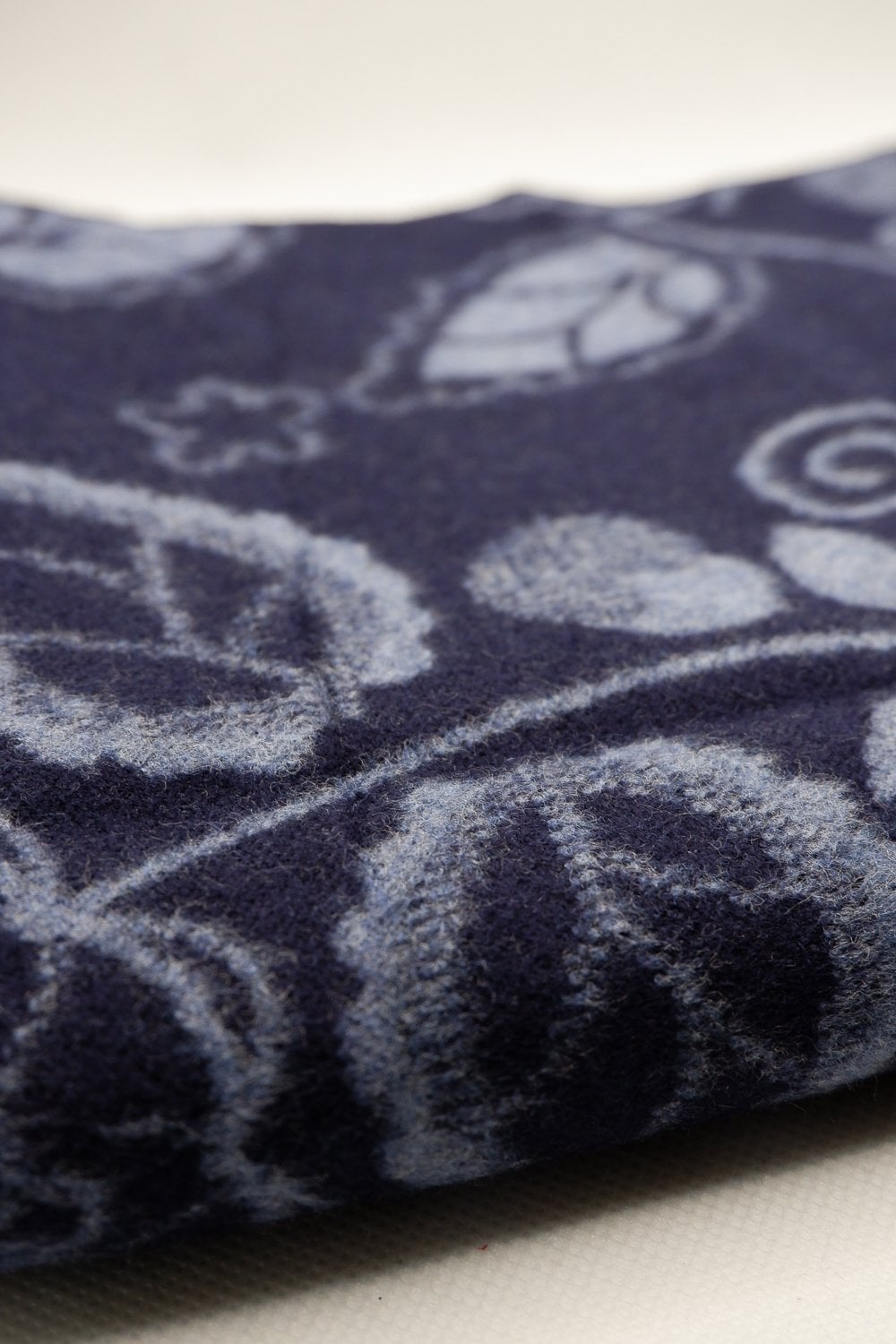 Buy the Remus Uomo Paisley Scarf in Navy at Intro. Spend £50 for free UK delivery. Official stockists. We ship worldwide.