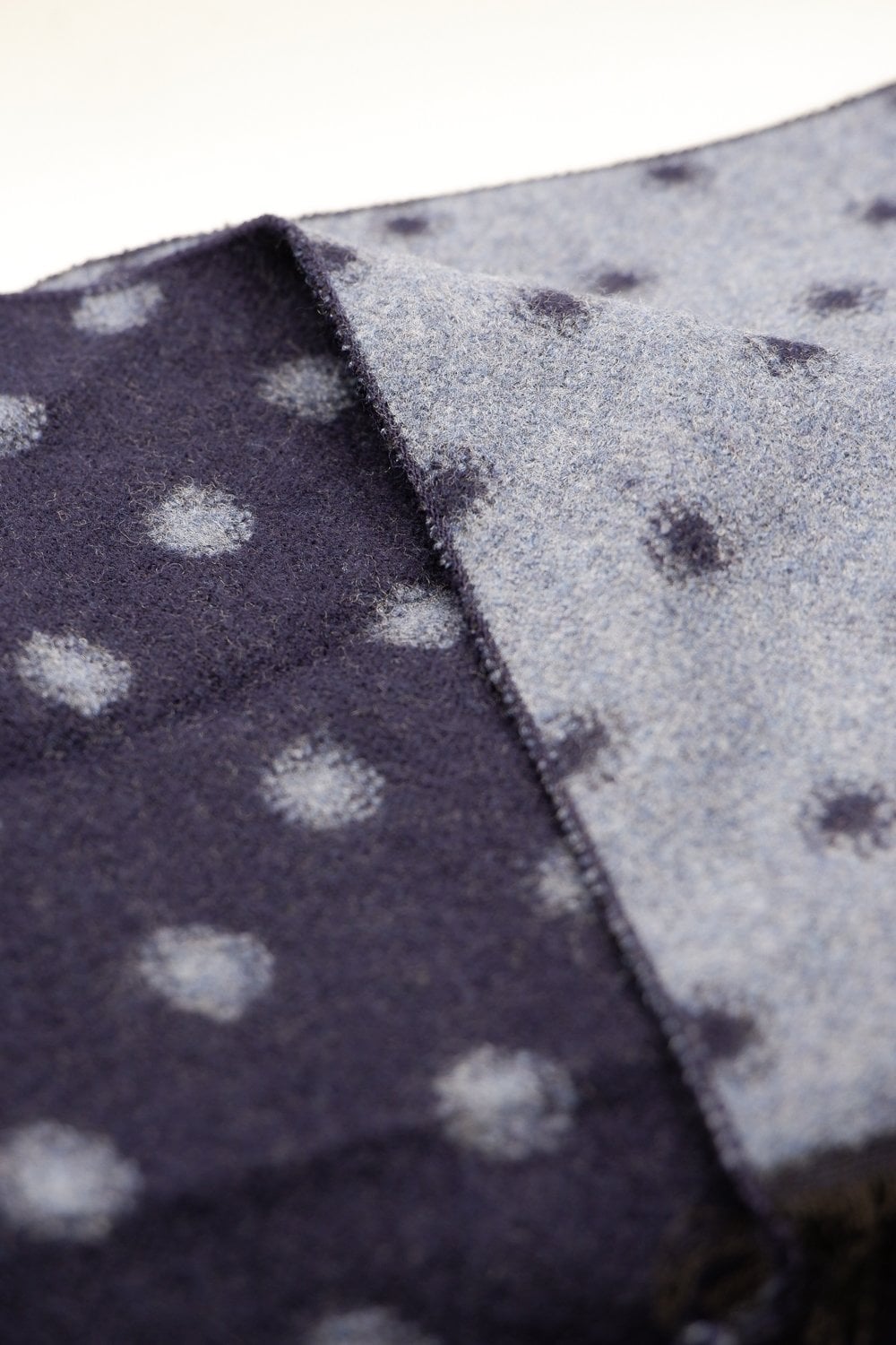 Buy the Remus Uomo Spotted Scarf in Navy at Intro. Spend £50 for free UK delivery. Official stockists. We ship worldwide.