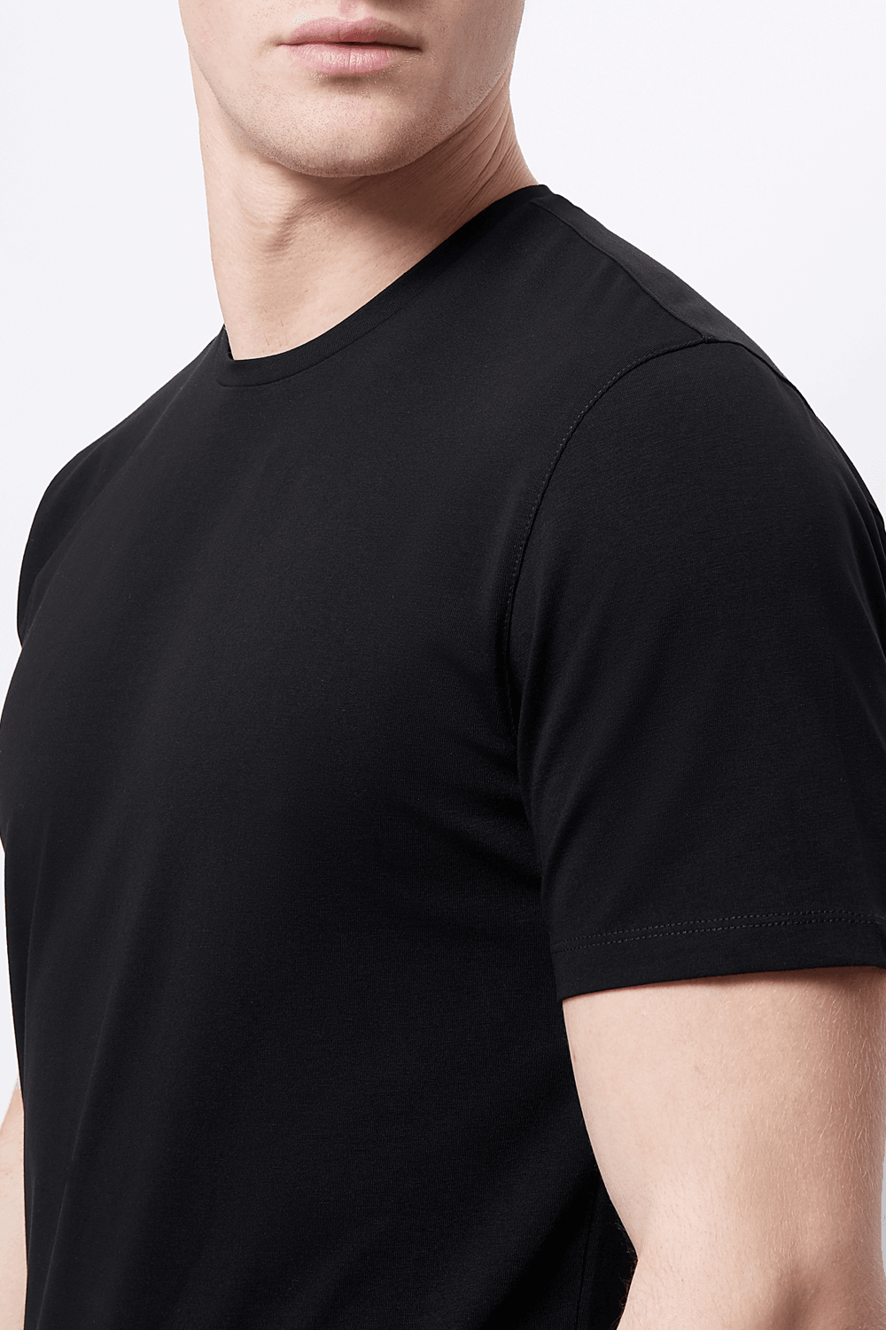 Buy the Remus Uomo Tapered Fit Cotton-Stretch T-Shirt in Black at Intro. Spend £50 for free UK delivery. Official stockists. We ship worldwide.