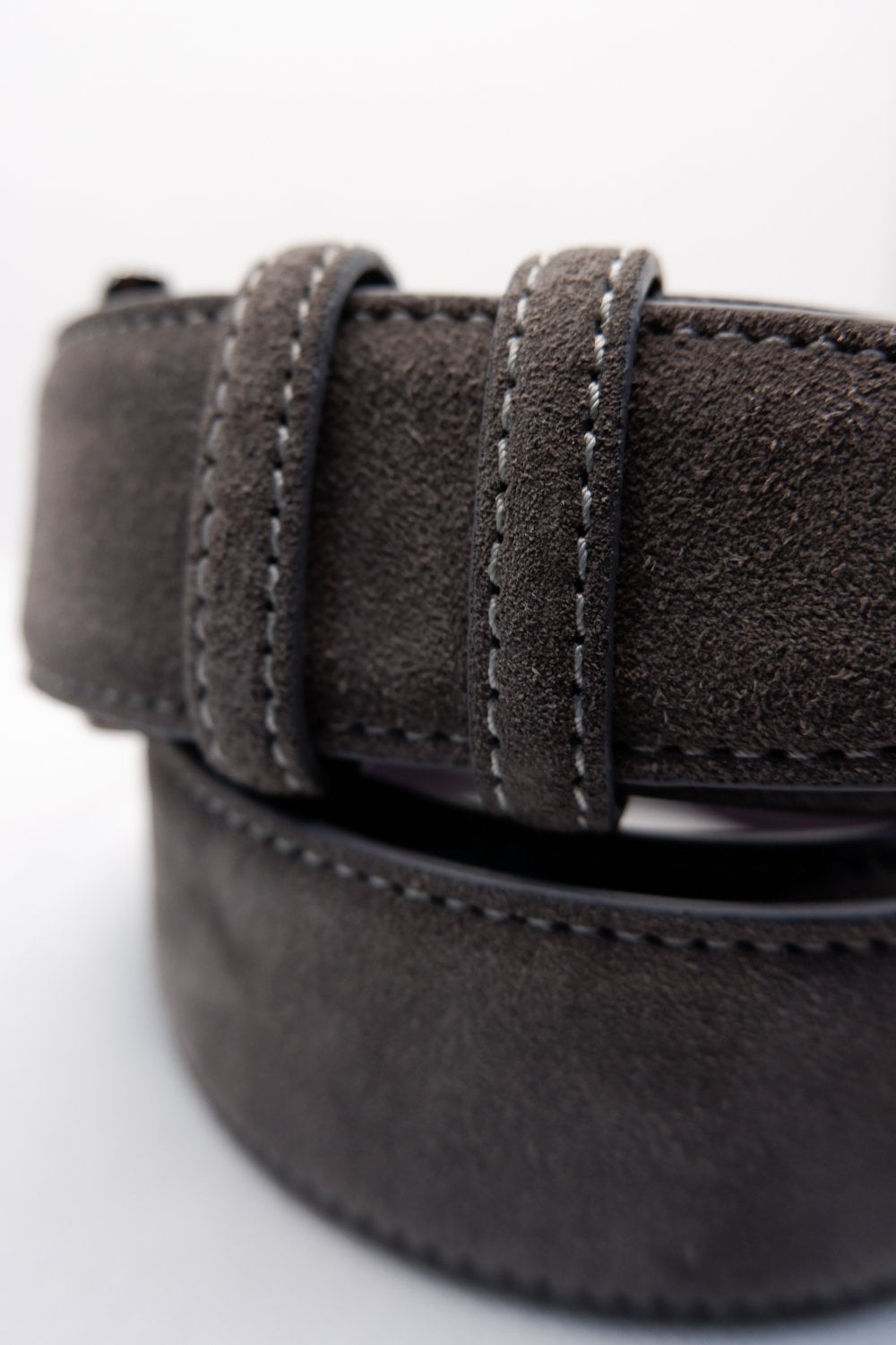 Buy the Elliot Rhodes Suede ER Belt Grey at Intro. Spend £50 for free UK delivery. Official stockists. We ship worldwide.