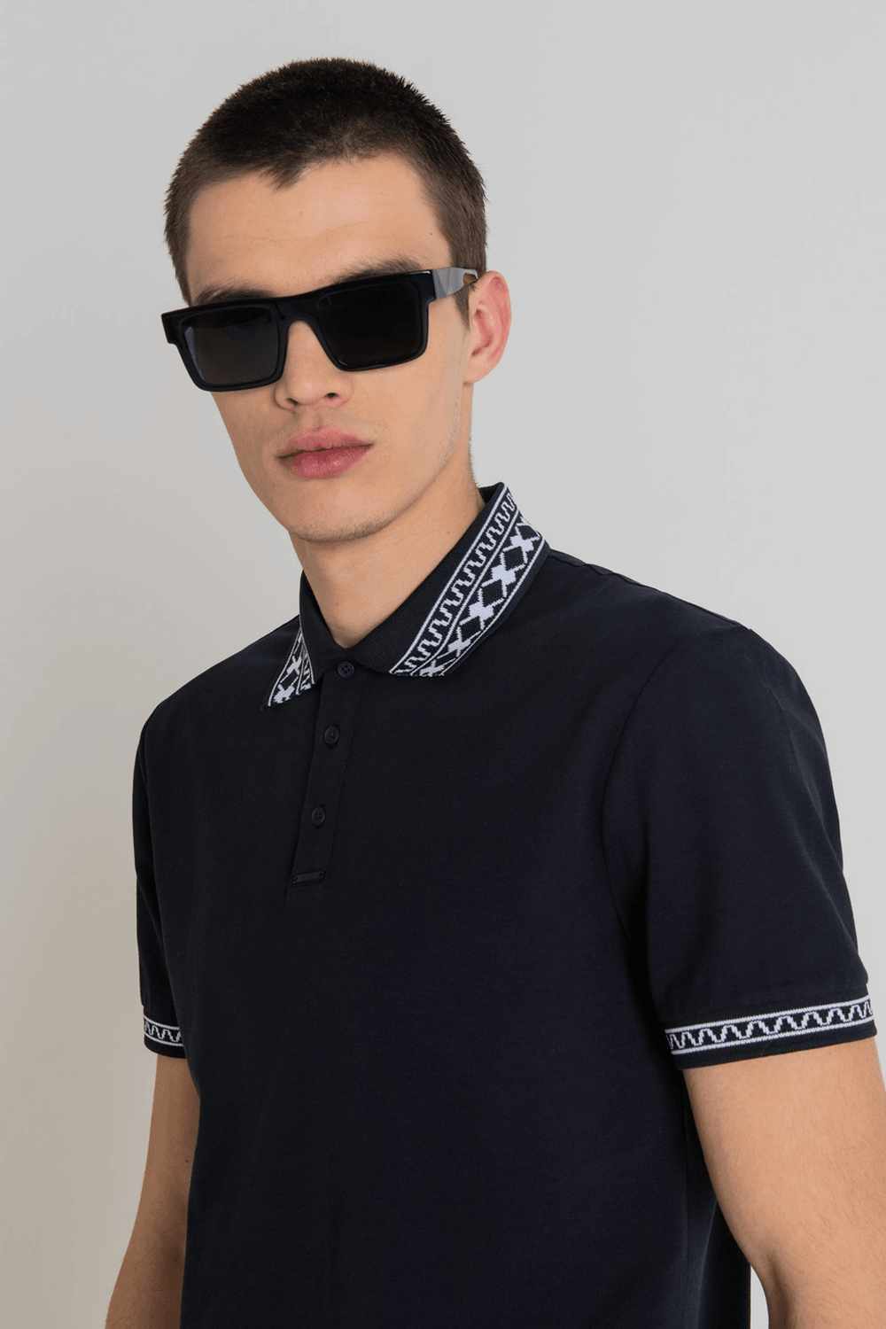 Buy the Antony Morato Patterned Collar Polo in Black at Intro. Spend £50 for free UK delivery. Official stockists. We ship worldwide.