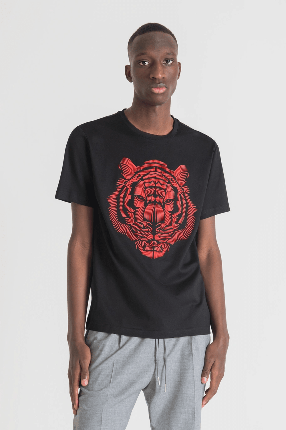 Buy the Antony Morato Slim Fit Tiger Print T-Shirt in Black/Red at Intro. Spend £50 for free UK delivery. Official stockists. We ship worldwide.