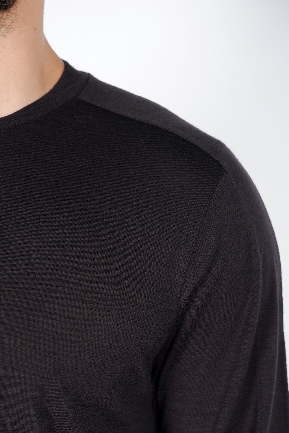 Buy the Transit Long Sleeve Light Wool T-Shirt Black at Intro. Spend £50 for free UK delivery. Official stockists. We ship worldwide.