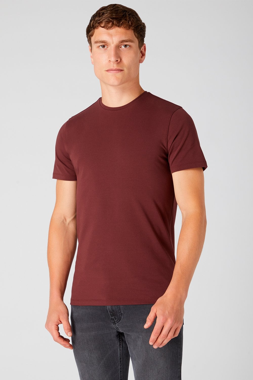 Buy the Remus Uomo Basic Round Neck T-Shirt in Burgundy at Intro. Spend £50 for free UK delivery. Official stockists. We ship worldwide.