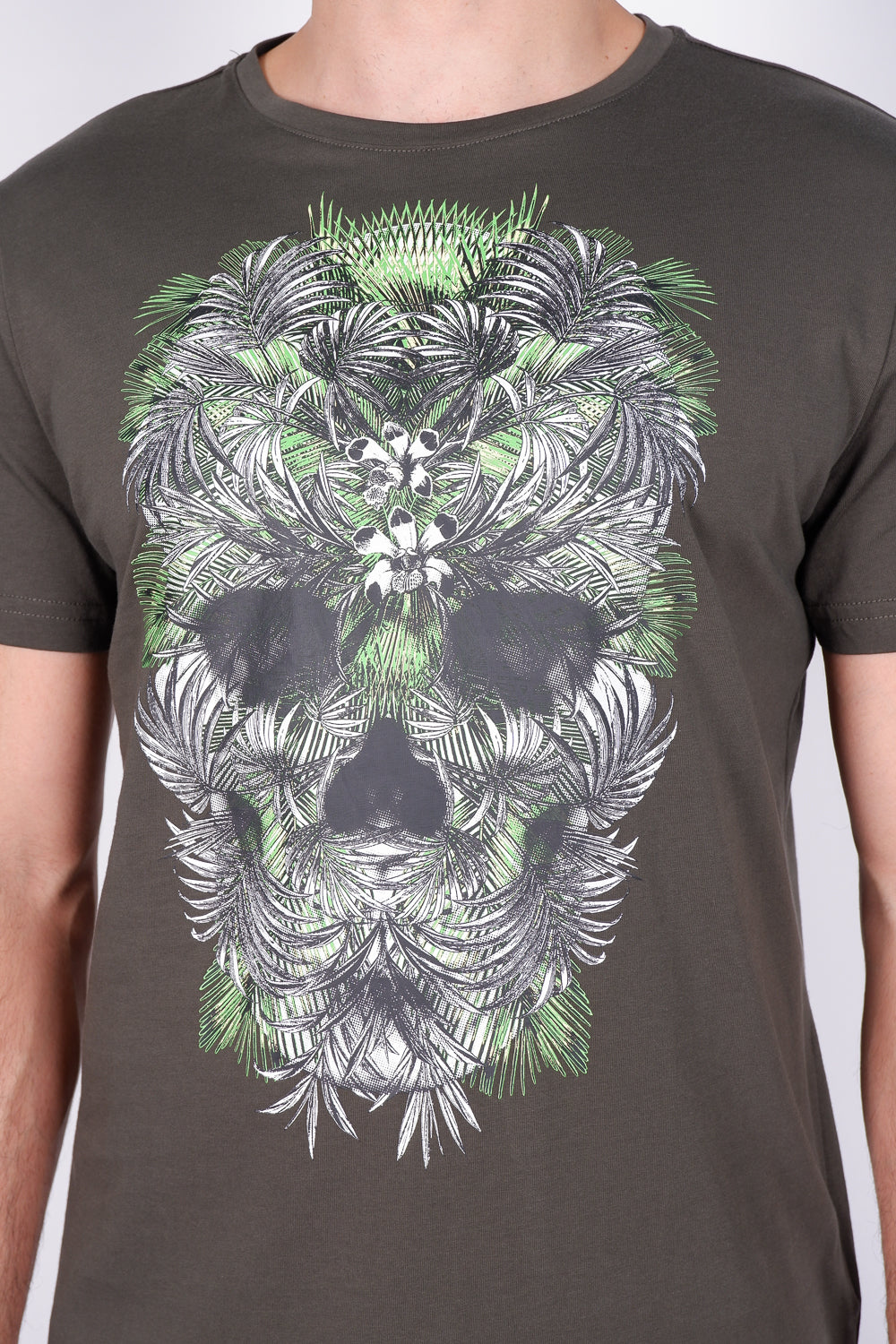 Buy the Antony Morato Skull Print Slim Fit T-Shirt Olive at Intro. Spend £50 for free UK delivery. Official stockists. We ship worldwide.