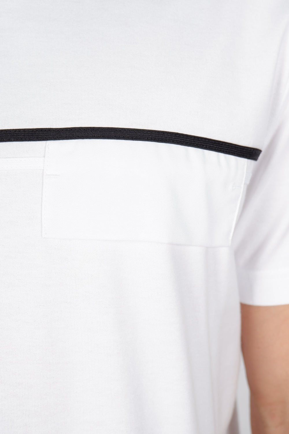 Buy the Antony Morato Taped Pocket Detail T-Shirt White at Intro. Spend £50 for free UK delivery. Official stockists. We ship worldwide.