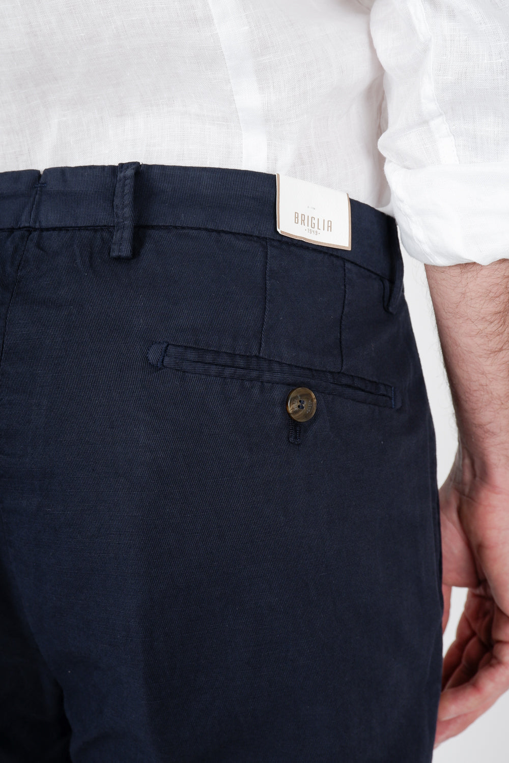 Buy the Briglia Italian Cotton Chino Shorts in Navy at Intro. Spend £100 for free UK delivery. Official stockists. We ship worldwide.