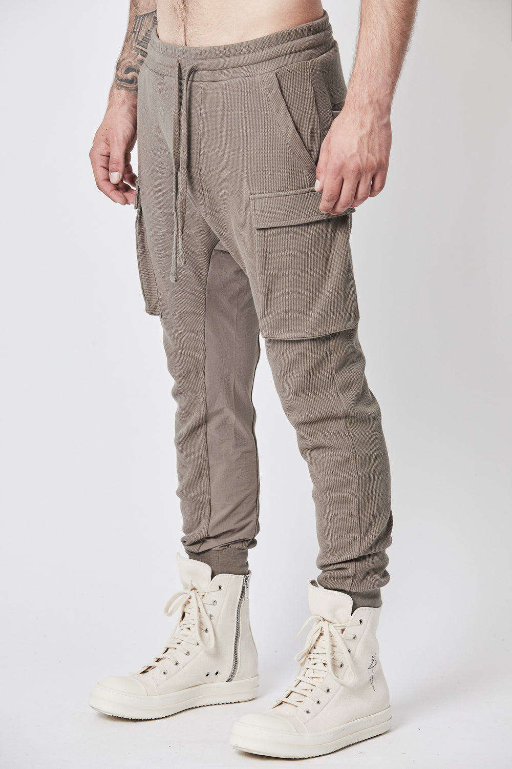 Buy the Thom Krom M ST 384 Sweatpants in Fossil at Intro. Spend £50 for free UK delivery. Official stockists. We ship worldwide.