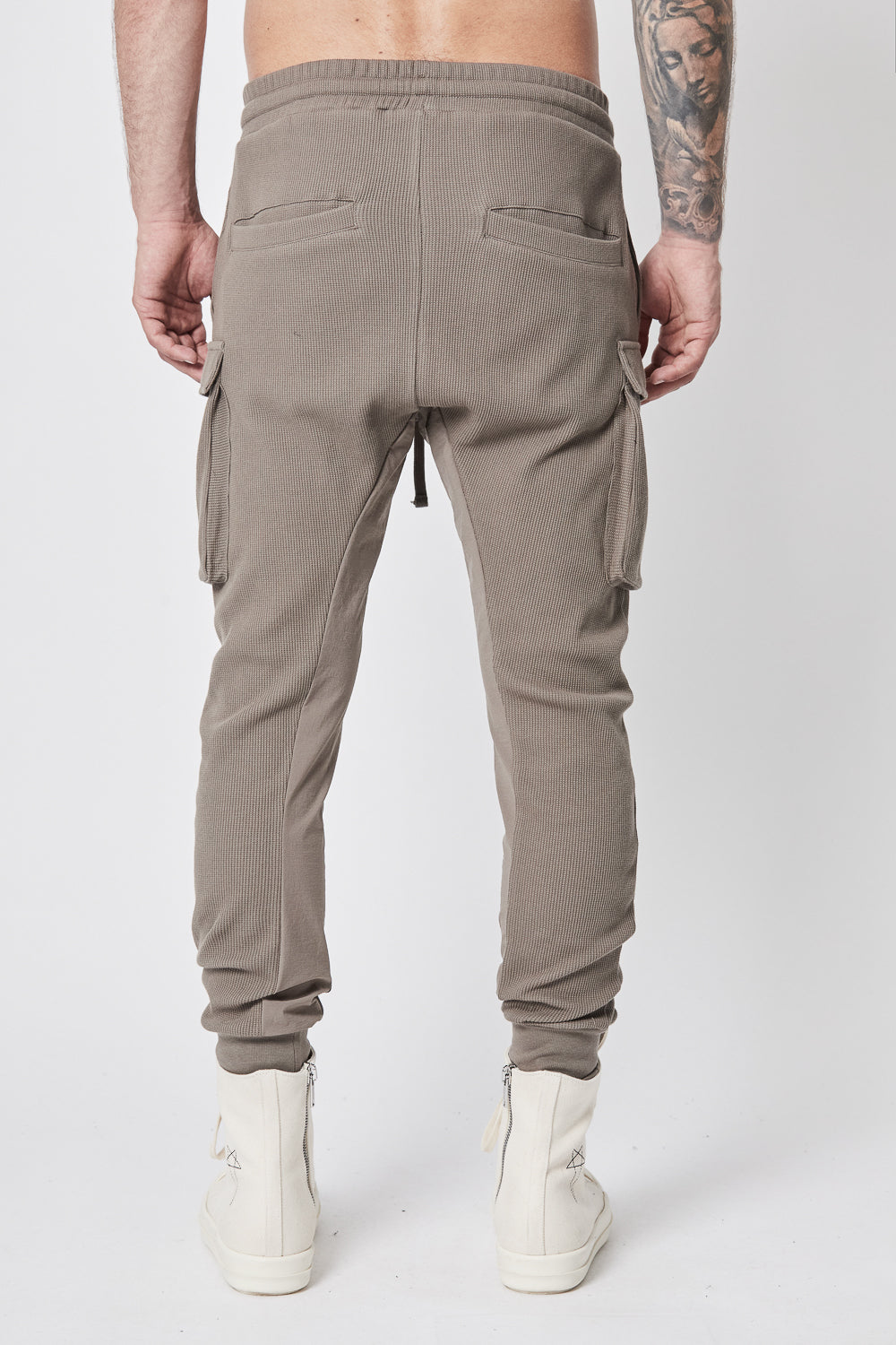 Buy the Thom Krom M ST 384 Sweatpants in Fossil at Intro. Spend £50 for free UK delivery. Official stockists. We ship worldwide.