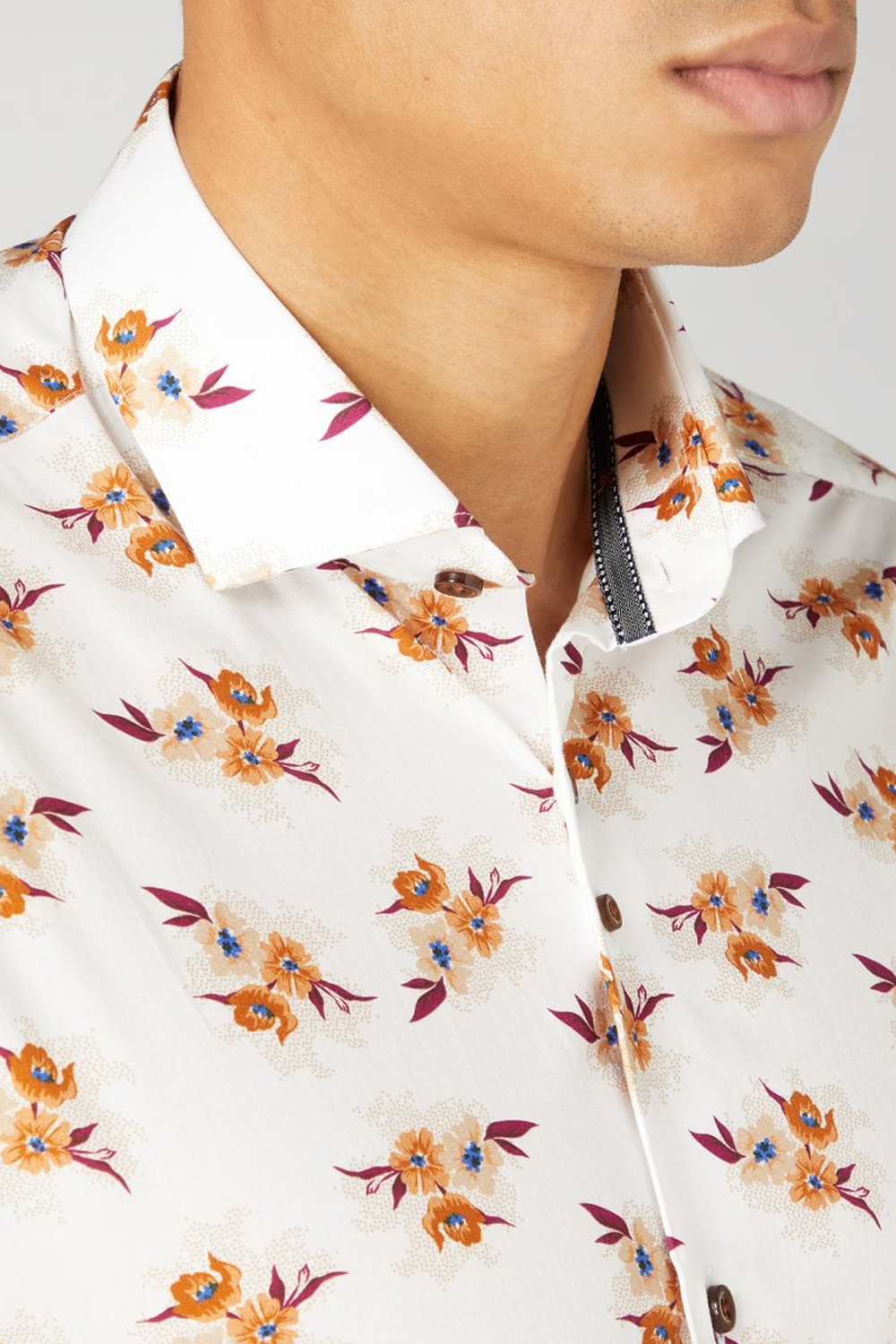 Buy the Remus Uomo Small Flower L/S Shirt White at Intro. Spend £50 for free UK delivery. Official stockists. We ship worldwide.