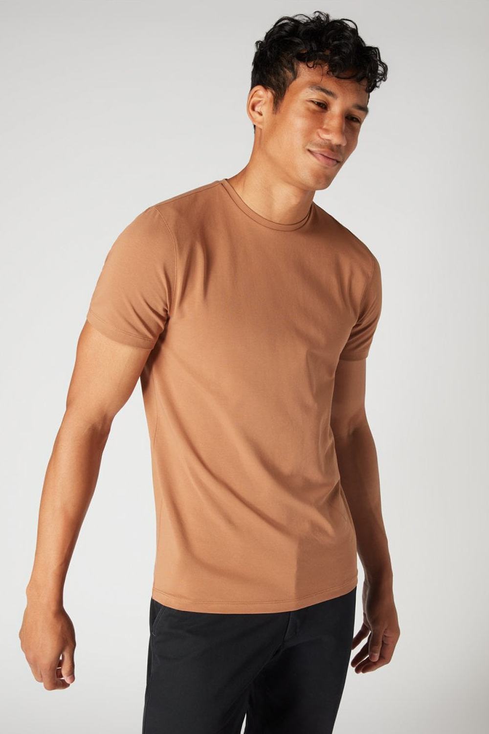 Buy the Remus Uomo Basic Round Neck T-Shirt Camel at Intro. Spend £50 for free UK delivery. Official stockists. We ship worldwide.